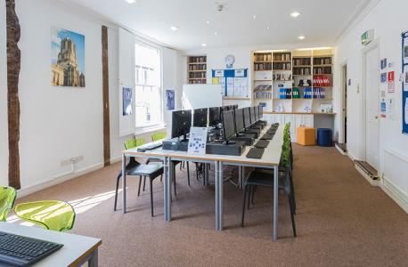 OXFORD SALA ORDENADORES ESCUELA